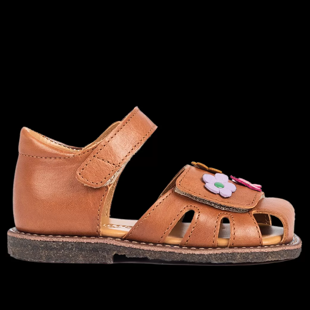 Hot Begynder Sandal Med Blomsterapplikationer Børn Sandaler